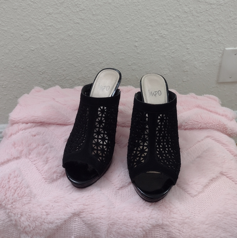 Shoes - Picture 3 of 4